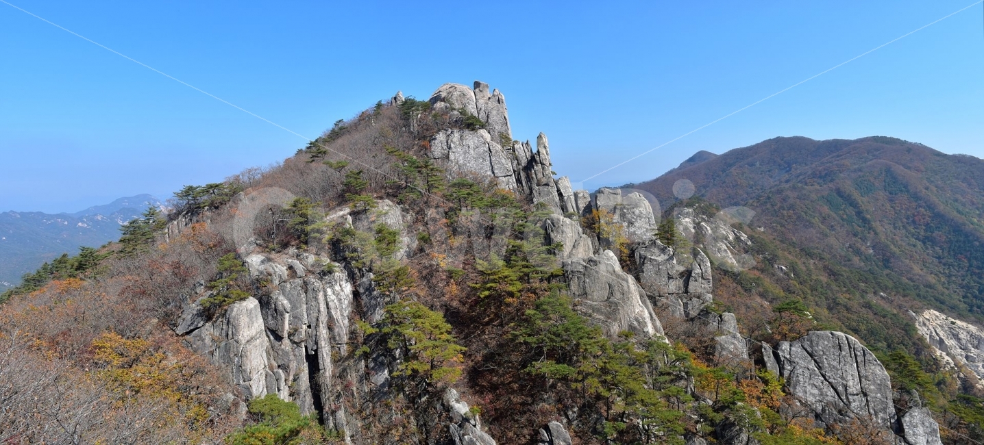 용추계곡,둔덕산,가을,단풍,풍경,국립공원,낙엽,명산,자연,비경,단풍나무,가을색,가을색채,오색단풍,가을단풍,대야산,속리산국립공원,빨간색,붉은단풍,마귀할멈통시바위,파란하늘,자연,풍경,nature,landscape,가을,계절,fall,autumn,season,cliff,낭떠러지,outdoors,옥외