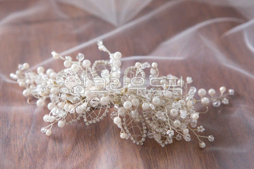 acc,jewelry,wedding accessories,jeweled headdress,weddingaccessories,accessories,bijouterie,wedding corsage,Accessories,Biz,hair corsage,wedding props,wedding,corsage