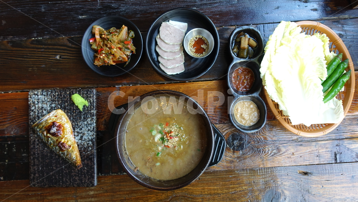 음식,food,meal,dish,식사,fish,생선구이,한정식,한식,koreanfood,구이,반찬,정식,쌈,수육,뚝배기,고사리해장국,각재기국,쌈채소,갓김치,질그릇