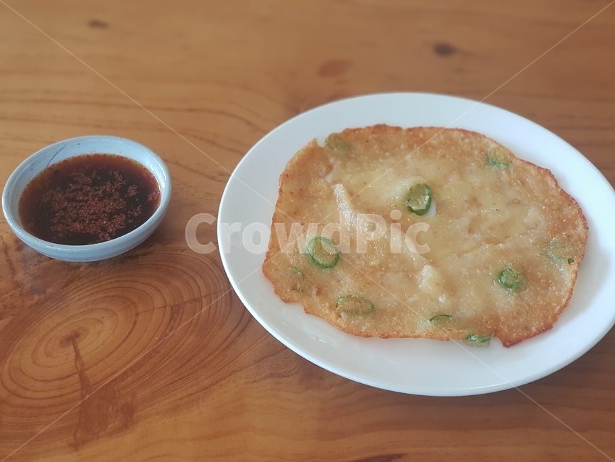 집음식,자취,감자전,비오는날,막걸리,안주,food,간장