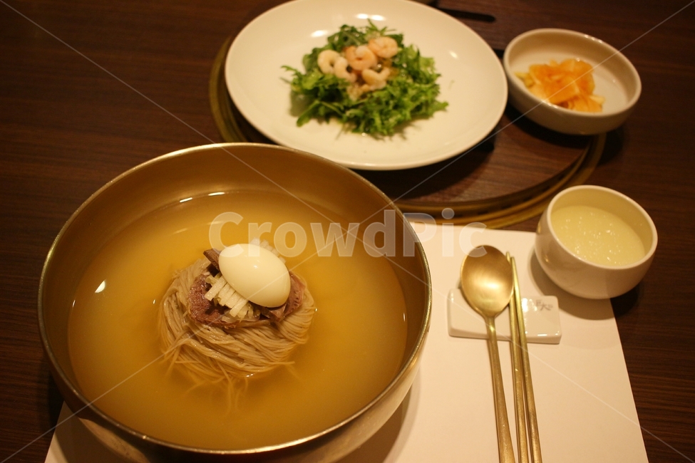 평양냉면,냉면,이북음식,놋그릇,놋수저,음식,음식,식재료,요리,food,cook,meal,dishes,food reserves,면류,면요리,noodles,한식,한국음식,한국요리,korean food,korean dishes,korean meal,korean cook