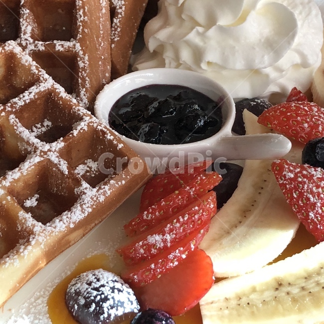 food,음식,와플,브런치,waffle,딸기,생크림,디저트,간식,후식,dessert,snack