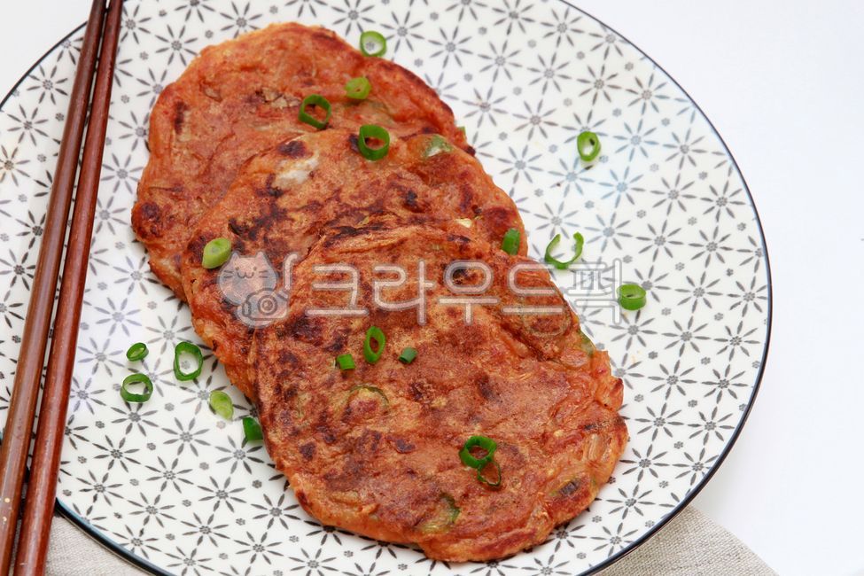 김치전,부침개,한국음식,koreafood,한식,김치부침개,음식,food,음식,식재료,요리,food,cook,meal,dishes,food reserves,한식,한국음식,한국요리,korean food,korean dishes,korean meal,korean cook