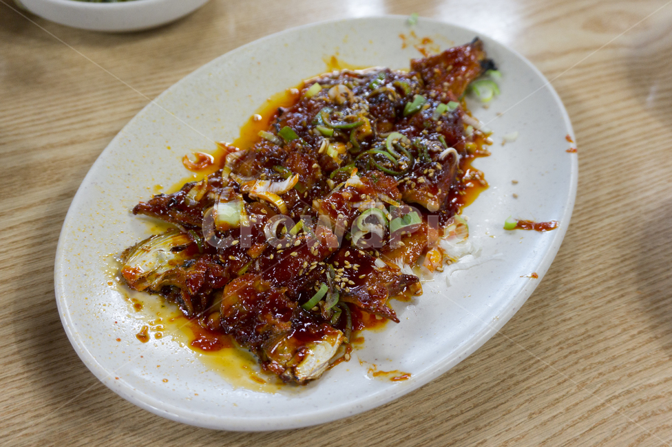 황태구이,황태,양념,음식,식사,요리,전통,빨강,명태,생선,어류,해산물,영양,접시,한국음식