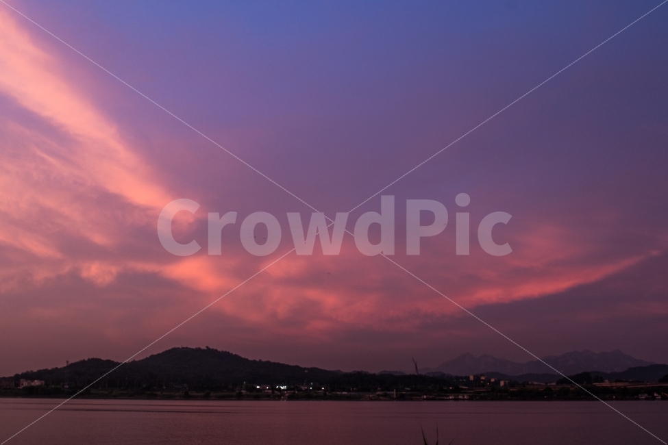 한강,노을,하늘,강,색감,분홍,파란,저녁,산,실루엣,서울,한국,sky,river,cloud,빛,해질녘,자연,풍경,nature,landscape,색깔,색상,색채,색감,color sense,color sensitivity,feeling of color,outdoors,옥외