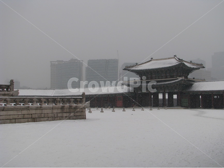 궁궐,경복궁,근정전,근정문,겨울,눈,한국,대한민국,겨울,계절,winter,season,한국전통,한국문화,korean traditional,korean culture,랜드마크,landmark,tourist attraction,한국랜드마크,한국관광지,한국명소,korea landmark,korea tourist attraction,건축물,건물외관,exterior,building,structure,architecture,construction