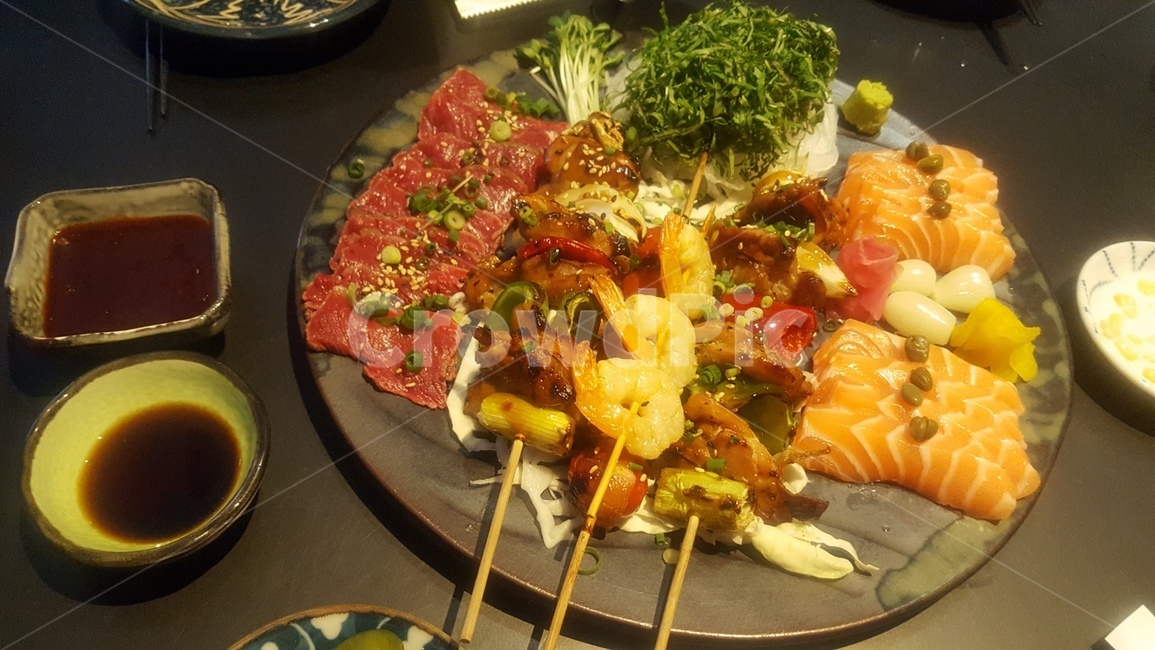 food,eat,음식,사시미,연어회,타다끼,일식,꼬치구이