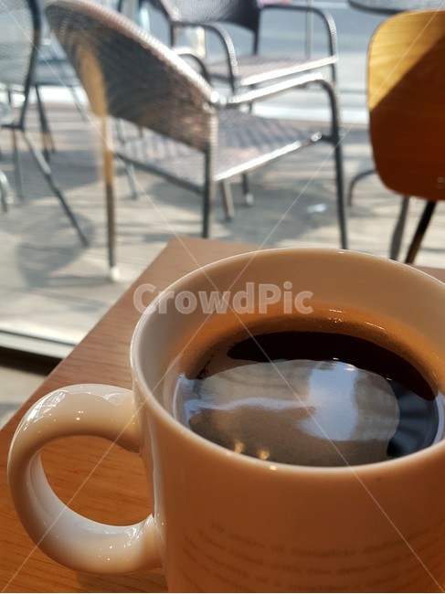 커피,아메리카노,봄,창밖,거리,커피,카페,coffee,cafe