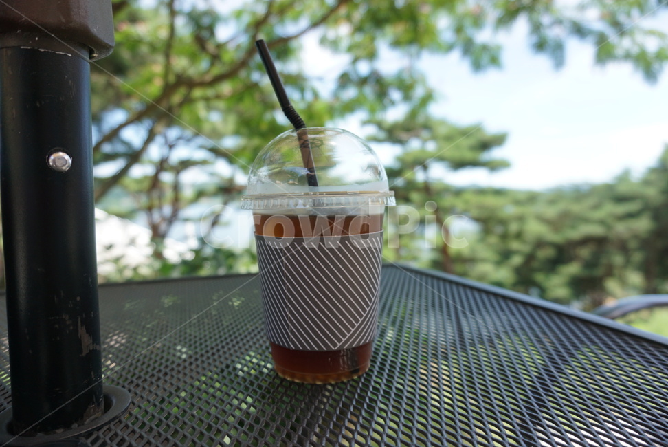 아메리카노,커피,여름,그늘,나무,여유,커피,카페,coffee,cafe