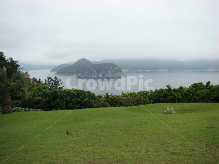 자연,섬,바다,물,파도,자연,풍경,nature,landscape,outdoors,옥외,land,땅,shoreline,해안선,water,ocean,대양,sea,plant,식물,grass,잔디,coast,연안