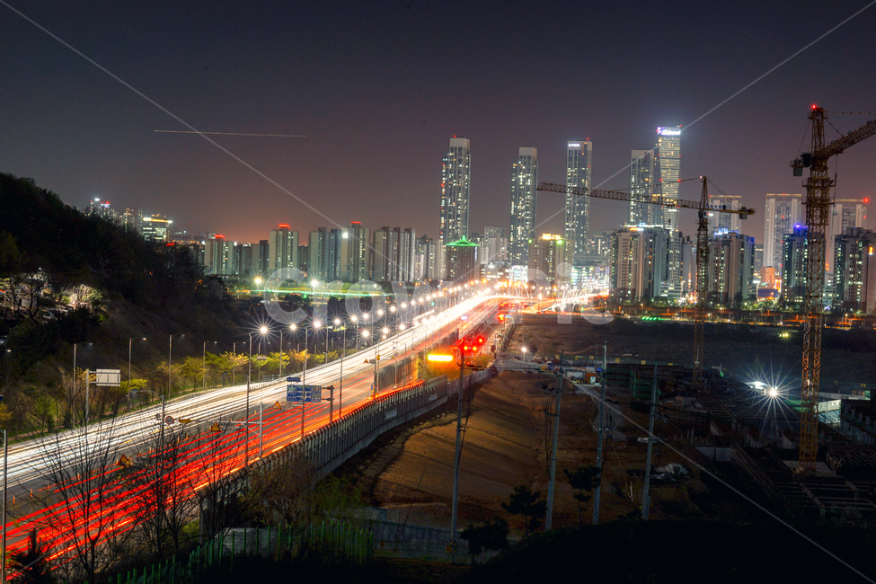 자연,풍경,야경,송도,빛,불빛,감성,야경,밤,풍경,nightscape,night,landscape,도시,city,한국도시풍경,한국도시경관,korea cityscape,교통,교통수단,traffic,transportation,road,도로