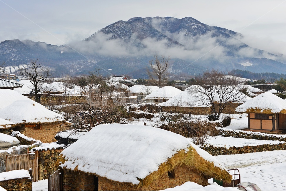 전남,순천,낙안읍성,민속마을,낙안읍성민속마을,운해,설경,낙안읍성설경,겨울,계절,초가집,초가지붕,담장,돌담장,rural,농촌,building,건물,ice,빙,nature,자연,outdoors,옥외,scenery,풍경,landscape,경치,mountain,산,겨울,계절,winter,season,시골,마을,풍경,landscape,country,rural,town,한국전통,한국문화,korean traditional,korean culture