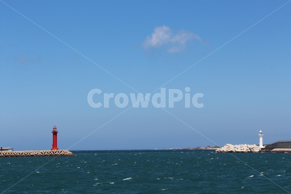 제주도,성산항,등대,방파제,바다,하늘,등대,lighthouse,제주도,jeju,jeju island,architecture,건축물,building,건물,tower,탑,beacon,봉홧불