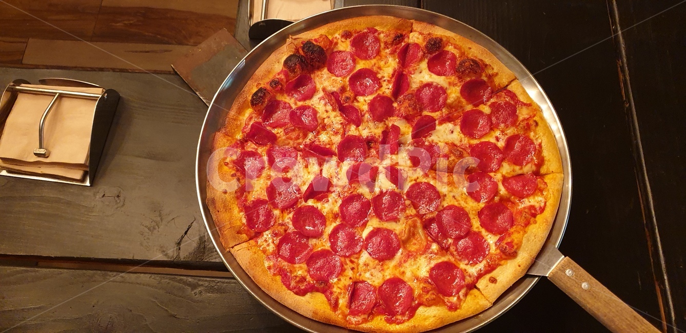 피자,한판,페페로니,냄새,맛있다