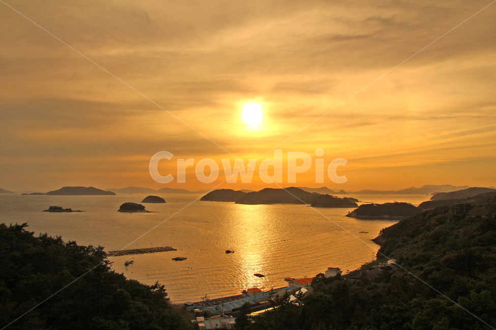통영,풍경,스냅,일몰,하늘,구름,바다,자연,풍경,nature,landscape,한국자연풍경,한국자연경관,korea nature landscape,outdoors,옥외,sunlight,햇빛,dawn,새벽,red sky,붉은 하늘,dusk,황혼,sunset,sky