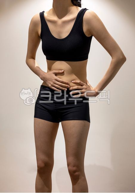 여자몸,날씬한여성,건강한몸매,건강한체형,옆모습,탄탄한,복통,생리통,요통,통증,슬림핏,몸,몸매,체형교정,스포츠,스포츠웨어,척추,골반,체형,슬림바디,핏,피트니스,팔,허리,엉덩이,어깨,목,손,요가,필라테스,뻗기,스트레칭,다이어트,근육,자세,운동,고통,건강한,바디케어,실내,마사지,날씬한,슬림한,바른자세,변비,여성,운동복,스포츠브라,속옷