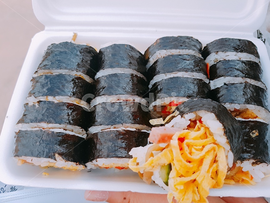 김밥,교리김밥,경주김밥,계란김밥,노란김밥,한국김밥,한국음식,한국분식,koreanfood,kimbab