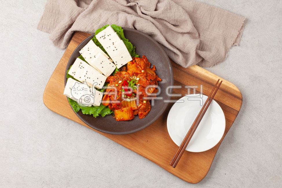 두부김치,두부,김치,술안주,안주,반찬,깨소금,한국음식,식품,한식,한국문화,음식,한국,두부요리,두부음식,요리,식재료