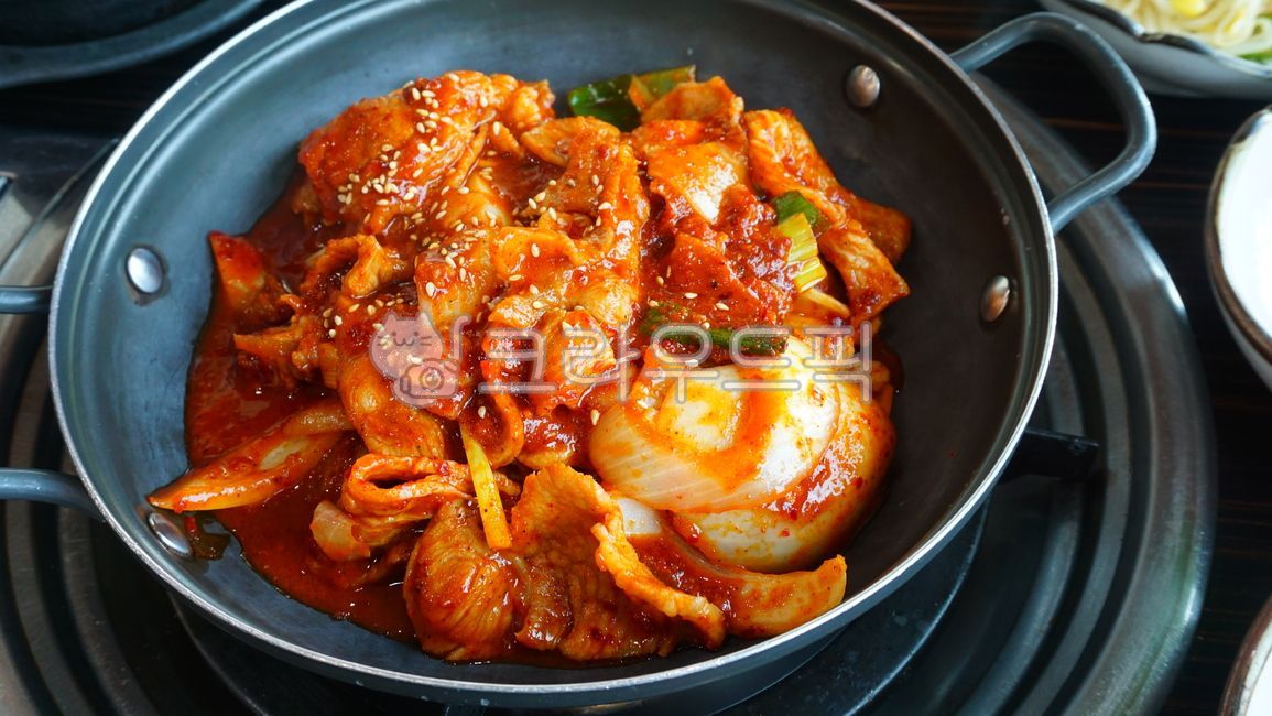 제육볶음,고기,볶음,매운요리,food,음식,meal,식사
