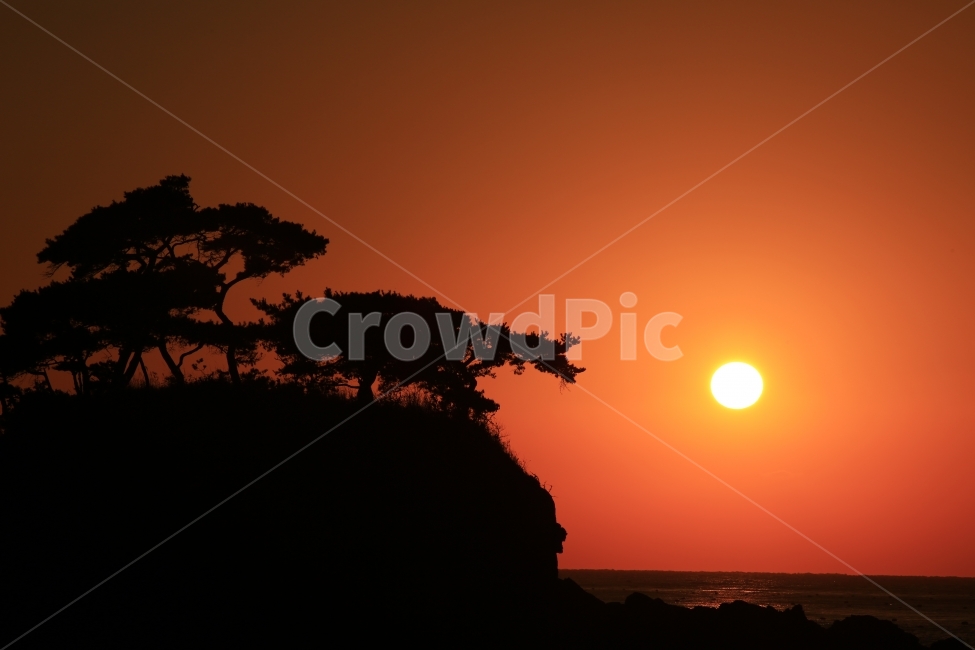 일몰,풍경,바다,낙조,해변,노을,sunset,등대,솔섬,부안,군산,비응항,바닷가,sea,sun,해,자연,풍경,nature,landscape,outdoors,옥외,dusk,황혼,dawn,새벽,red sky,붉은 하늘,sky,하늘,sunlight,햇빛