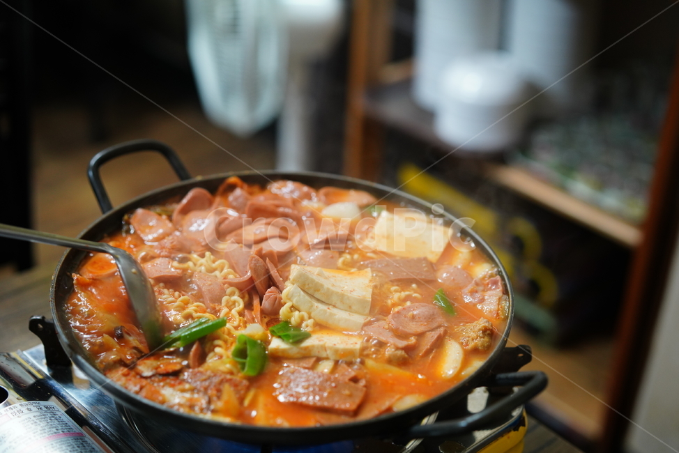 부대찌개,냄비,한식,먹거리,음식,국물,술안주,food,찌개,햄,식사,요리,음식,식재료,요리,food,cook,meal,dishes,food reserves,한식,한국음식,한국요리,korean food,korean dishes,korean meal,korean cook