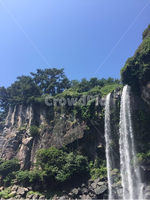 폭포,나무,하늘,여름,제주도,바위,자연,풍경,summer,jejudo,tree,sky,자연,풍경,nature,landscape,제주도,jeju,jeju island,river,강,outdoors,옥외,water,물,waterfall