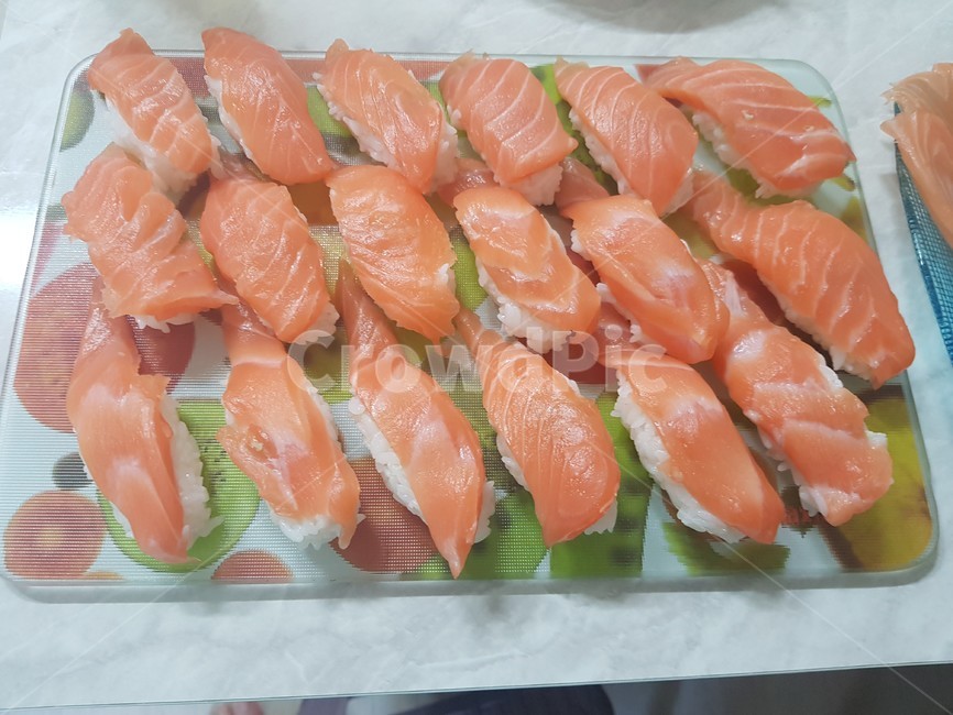 연어,초밥,그릇,밥,쟁반,salmon,sushi,음식,식재료,요리,food,cook,meal,dishes,food reserves,일식,일본음식,일본요리,Japanese food,Japanese dishes,Japanese meal,Japanese cook