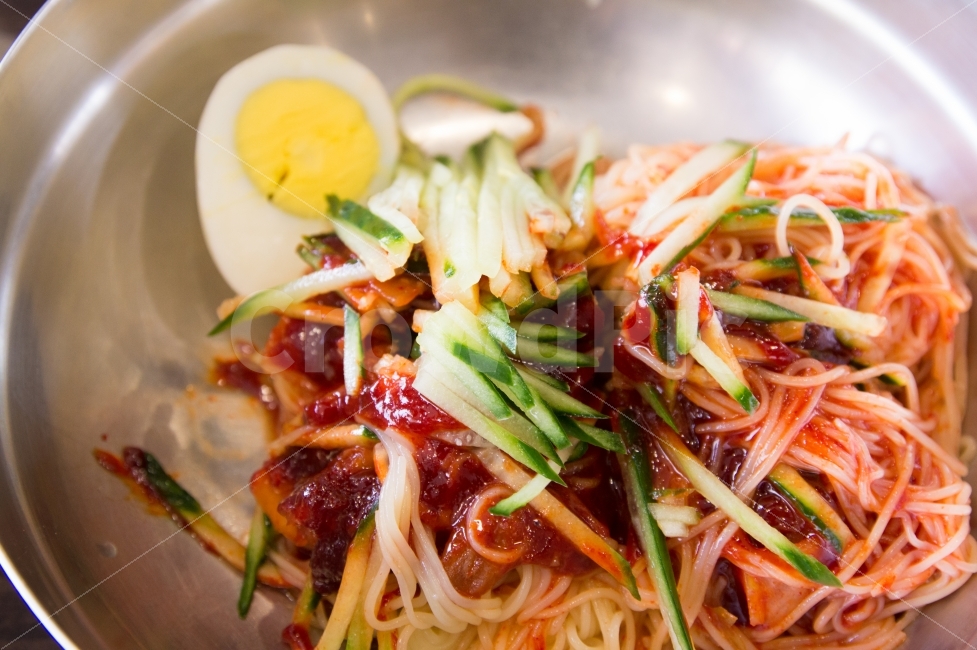 음식,밀면,부산,냉면,전통,여름,별미,요리,오이,계란,고추장,부산여행,식사,점심,저녁,요기,음식,식재료,요리,food,cook,meal,dishes,food reserves,면류,면요리,noodles,한식,한국음식,한국요리,korean food,korean dishes,korean meal,korean cook