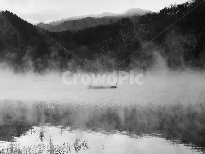 물안개,유유자적,소양호,배,겨울호수,nature,자연,weather,날씨,fog,안개,outdoors,옥외