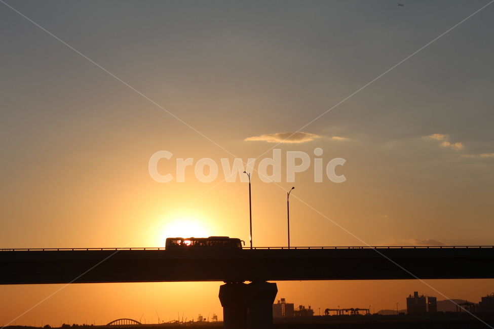 다리,노을,하늘,구름,가로등,대교,갯뻘,그림자,bridge,sunset,sky,cloud,bus,버스,실루엣,그림자,silhouette,shadow
