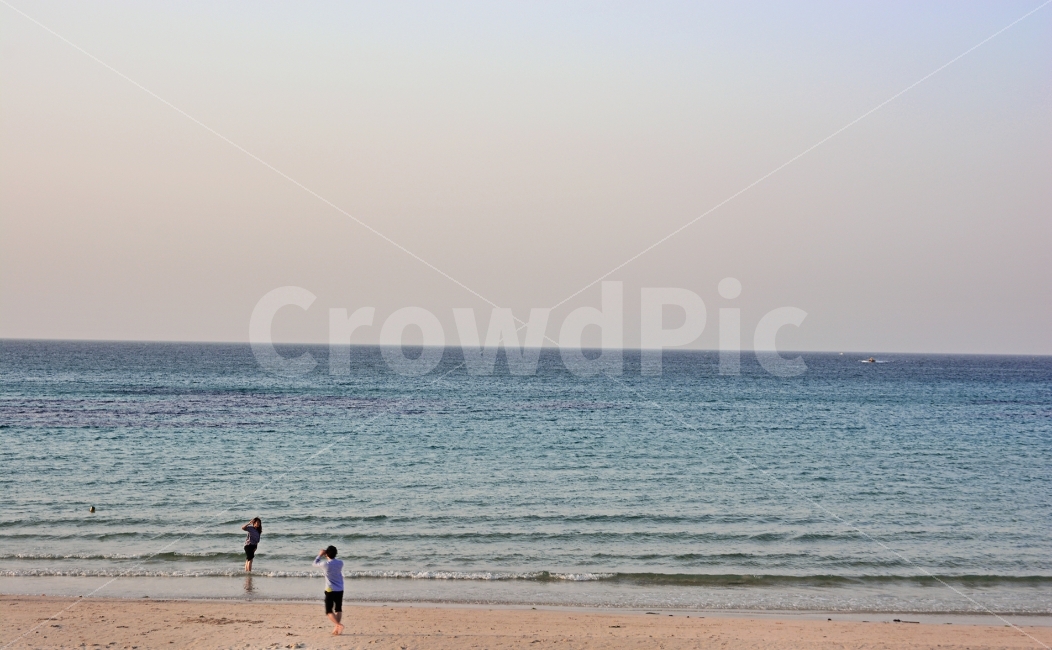 	세화,세화해수욕장,세화등대,세화해변,재주도,제주도해수욕장,제주도바다,등대,표선해비치해수욕장,표선,제주,김녕해수욕장,김녕성세기해변,풍력발전기,에메럴드빛바다,제주도여행,제주도셀프웨딩촬영지,제주셀프웨딩,제주도스냅사진,제주도스냅촬영,제주도스냅촬영지,김녕,성세기해변,데이트사진,데이트스냅,해수욕장,요트,자연,풍경,nature,landscape,해변,바다,beach,sea,사람,인물,인간,human,person,연인,커플,사랑,lover,couple,ocean,대양,outdoors,옥외,water,물,shorts,반바지