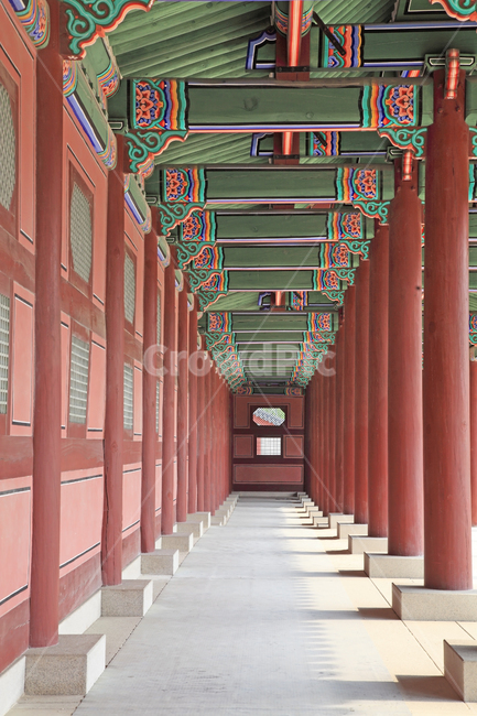 회랑,궁,고궁,궁궐,경복궁,복도,기둥,나무,나무기둥,건축,전통,전통건축,한국,한국전통,길,한국전통,한국문화,korean traditional,korean culture,건축물,건물외관,exterior,building,structure,architecture,construction