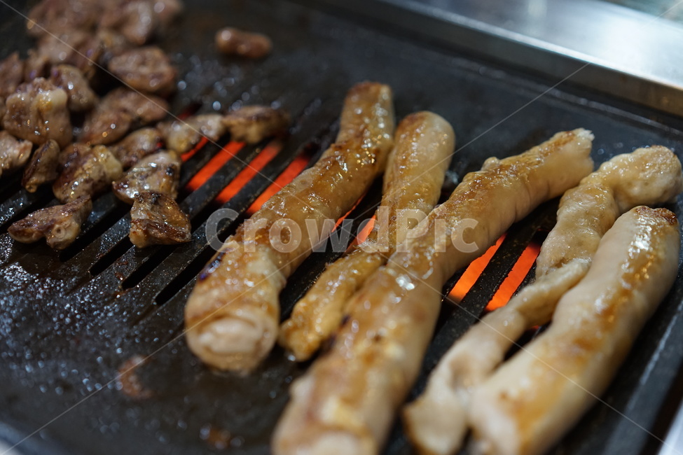 막창,염통,고기,육류,불판,고깃집,돼지막창,막창집,내장,한국음식,음식,식재료,요리,food,cook,meal,dishes,food reserves,육류,고기,meat,한식,한국음식,한국요리,korean food,korean dishes,korean meal,korean cook