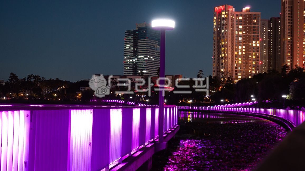 night view,sky,reflection,source reservoir,lake night view,night,clouds,water,moon,Gwanggyo Lake Park,light,reservoir,lake,lights,park