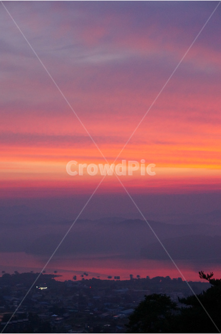 일출,여명,새벽,풍경,하늘,구름,자연,풍경,nature,landscape,색깔,색상,색채,색감,color sense,color sensitivity,feeling of color,outdoors,옥외,sky,sunset,일몰,dusk,황혼,dawn,red sky,붉은 하늘