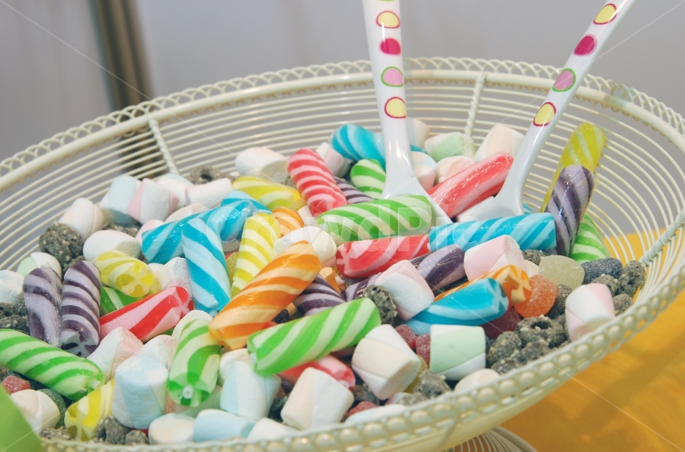 사탕,마시멜로,마시멜로우,제과,베이커리,음식,디저트,후식,컬러,칼라,컬러풀,수저,바구니,음식,식재료,요리,food,cook,meal,dishes,food reserves,디저트,간식,후식,dessert,snack