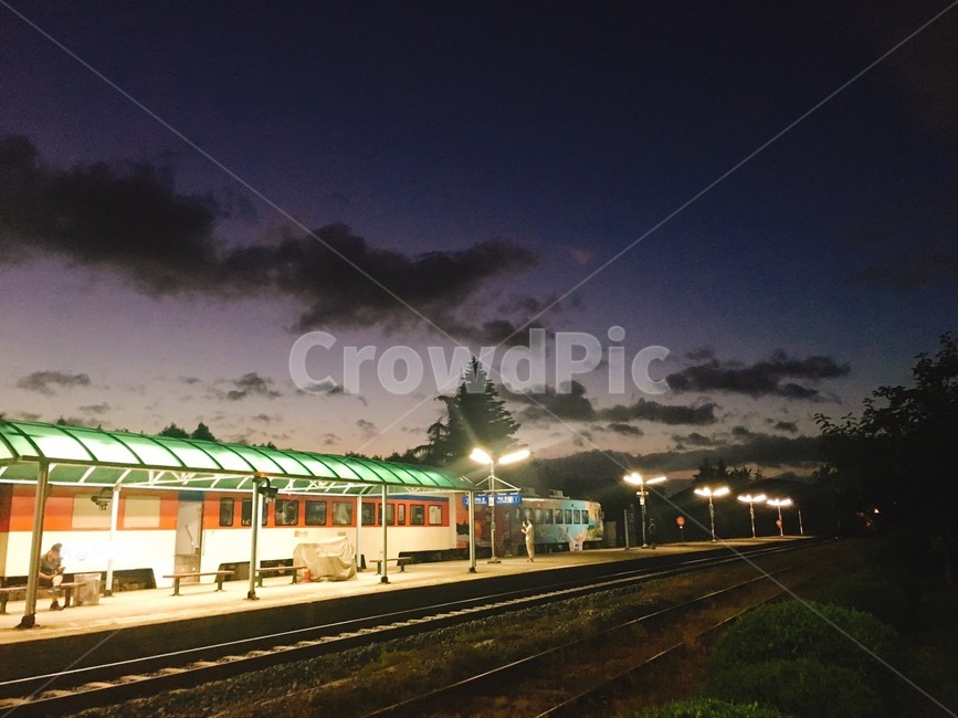 rail,transportation,교통,기차역,초저녁,기차,울산,호계역,밤,코레일