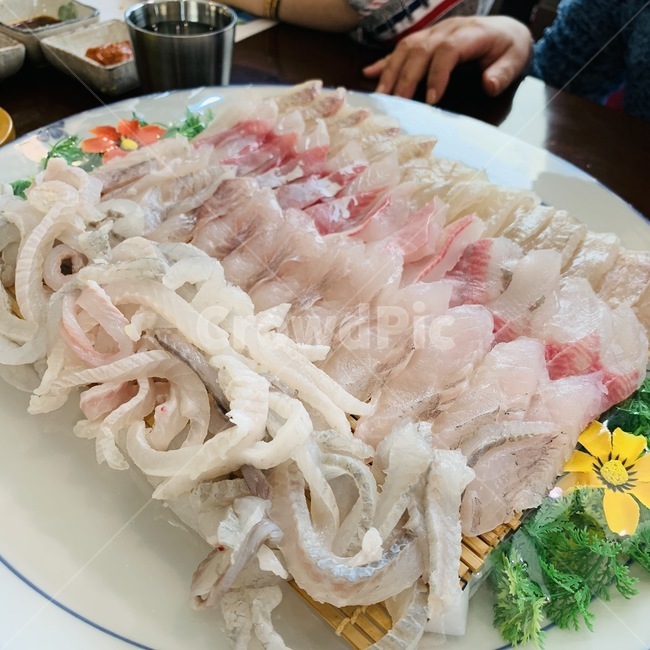 회,횟집,참돔,광어,우럭,생선,food,음식,dish,요리,meal,식사,수산물,해산물,fishery products,seafood