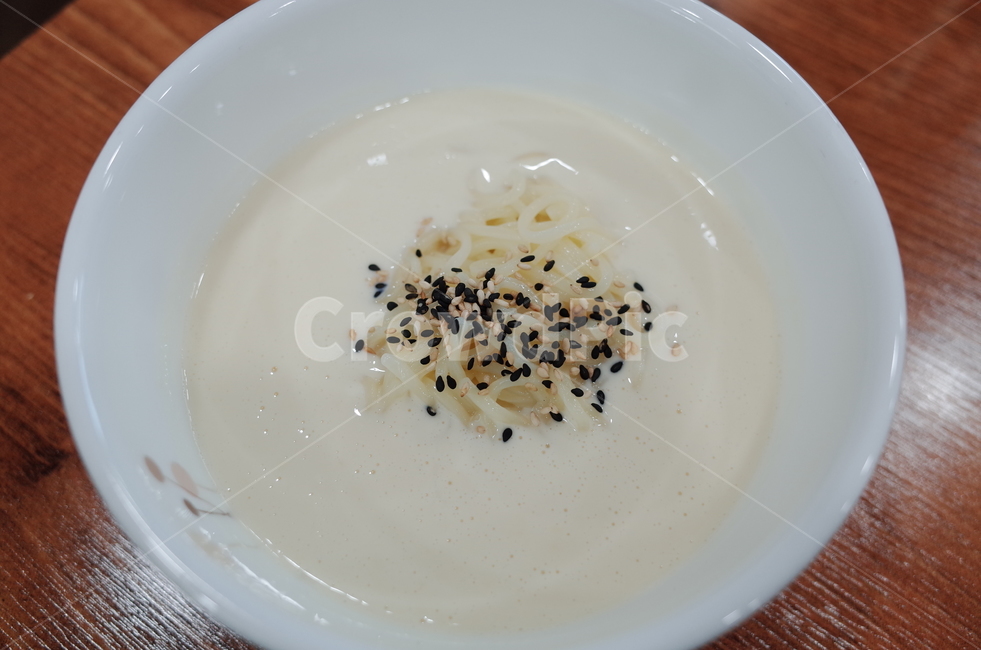 콩국수,콩물,국수,고단백질,생면,음식,한식,food,bean,soybean,검은깨,깨소금
