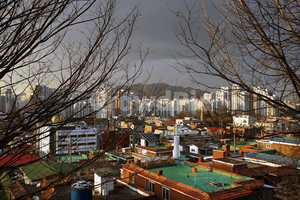 gyeonggido,town,Gwanaksan Mountain,Uiwang city,cityscape,Naesondong,house,apartment