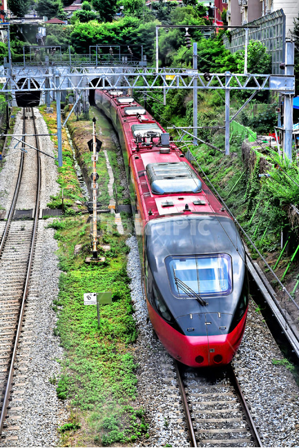 충정로철길,무궁화호,새마을itx호,ktx,경의중앙선,철도,철길,서울,충정로역,육교철길,서울풍경,기차,충정로,교통,교통수단,traffic,transportation