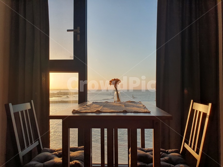 제주,제주도,일몰,바다,오션뷰,창문,창가,꽃병,인테리어,실내디자인,interior design