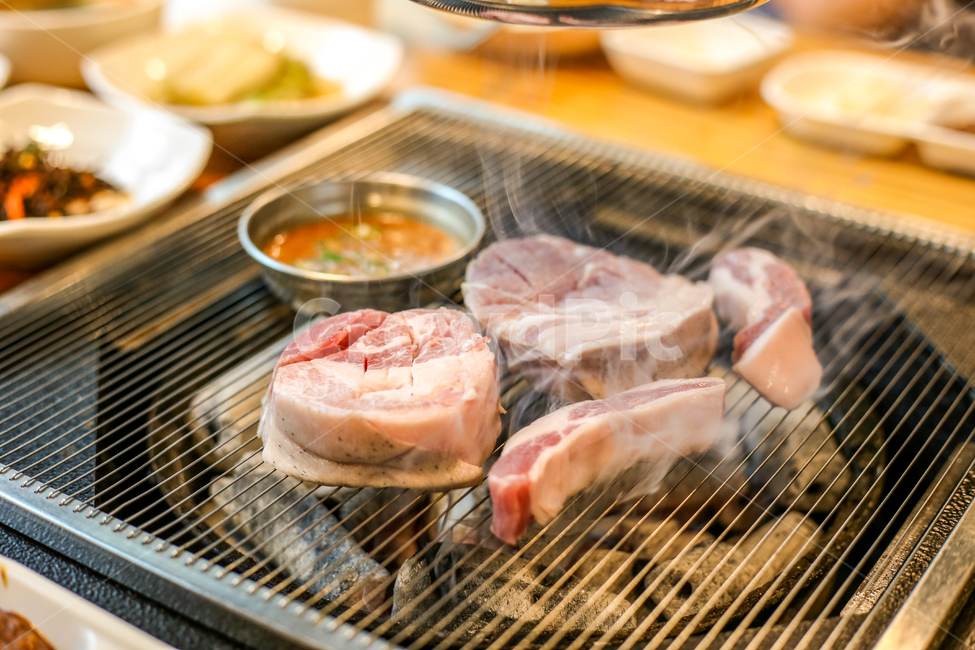 삼겹살,오겹살,맛집,음식사진,돼지고기,불판,고기집,고기,식사,음식,재료,연기,food,fock,meal,cook,식재료,생고기,구이,음식,식재료,요리,food,cook,meal,dishes,food reserves,육류,고기,meat,한식,한국음식,한국요리,korean food,korean dishes,korean meal,korean cook