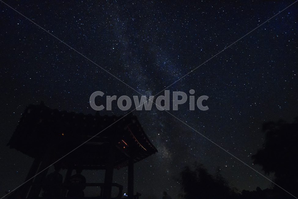 은하수,별,밤하늘,감성,밤,야경,밤,풍경,nightscape,night,landscape,한국전통,한국문화,korean traditional,korean culture,nature,자연,outdoors,옥외,piano,피아노,musical instrument,악기,leisure activities,레저 활동
