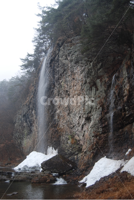 강천산,금성산성,병풍폭포,담양군,폭포,대나무,등산로,능선,치유,여행,돌,산행,힐링,자연,동행,등산,계절,한국,한국명산,한국등산,풍경,나무,하늘,겨울,계절,winter,season,자연,풍경,nature,landscape,한국자연풍경,한국자연경관,korea nature landscape,river,강,outdoors,옥외,water,물,waterfall
