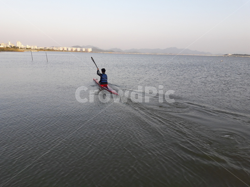 canoe,canoeplayer,sports,카누,카누선수,선수,스포츠,워터스포츠,해양스포츠,marinesports,water,watersports,marine,active,athlete,노젓는배,rowboat,보트,boat,교통,transportation,canoeslalom,사람,인물,인간,human,person,스포츠,레저,운동,sports,leisure,exercise