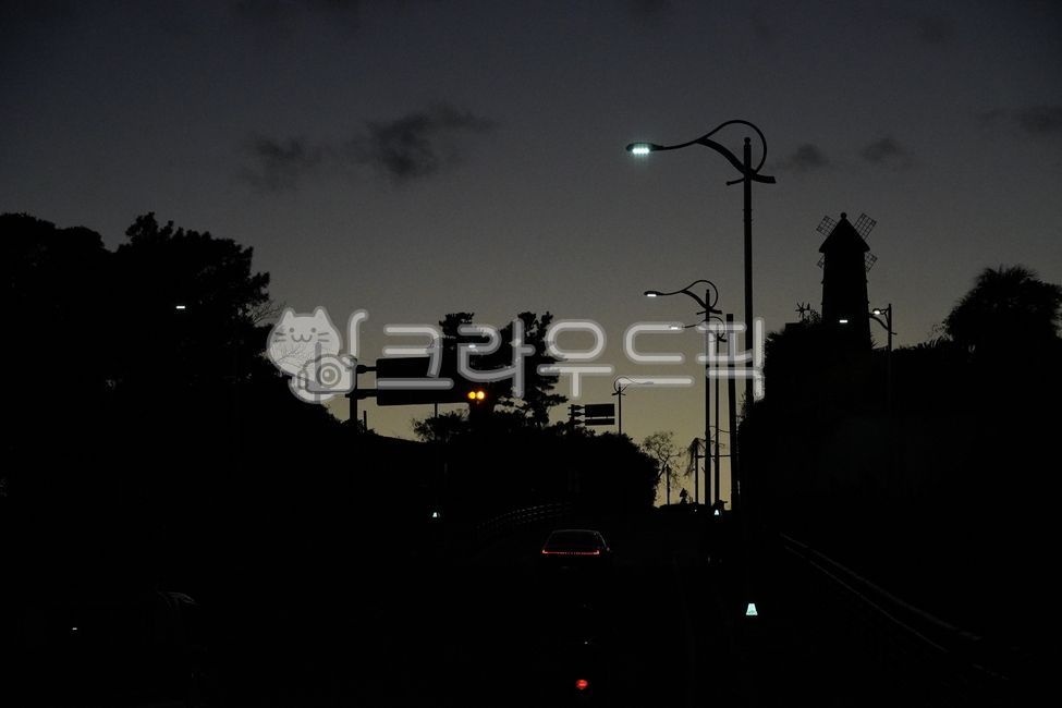 night city,night road,evening road,evening sky,evening city,evening city,night city,city road