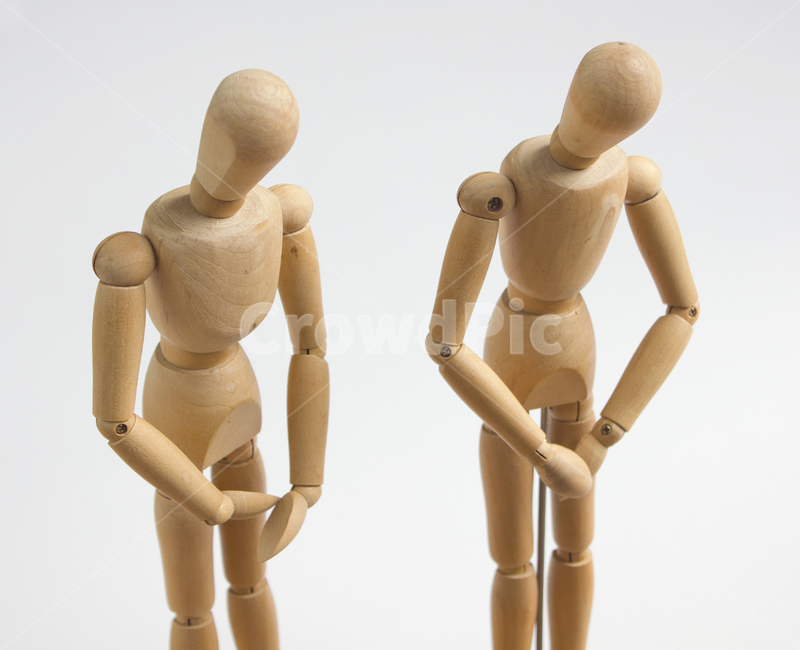 목각인형,인형,소품,나무,우드,우든,사람,인사,고개숙인,상반신,얼굴없는,더미,손모으기,흰배경,브라운,갈색,인체,나무인형,조각,예절,예의,공손한,관절인형,사물,물건,오브젝트,thing,object,matter