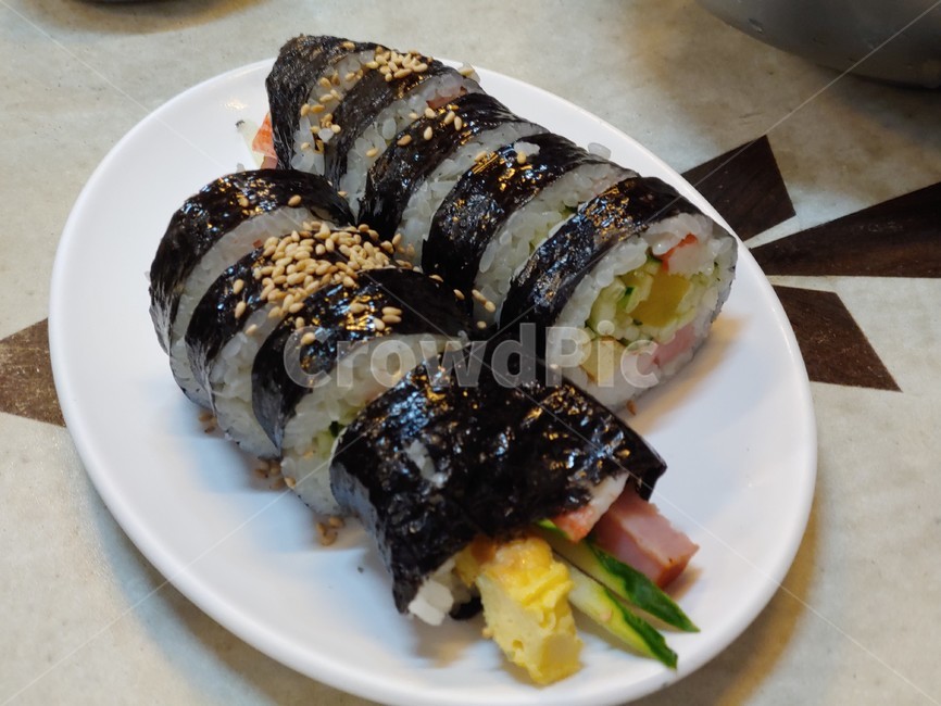 김밥,분식,깨,김,계란,햄,접시,seaweed,dish,roll