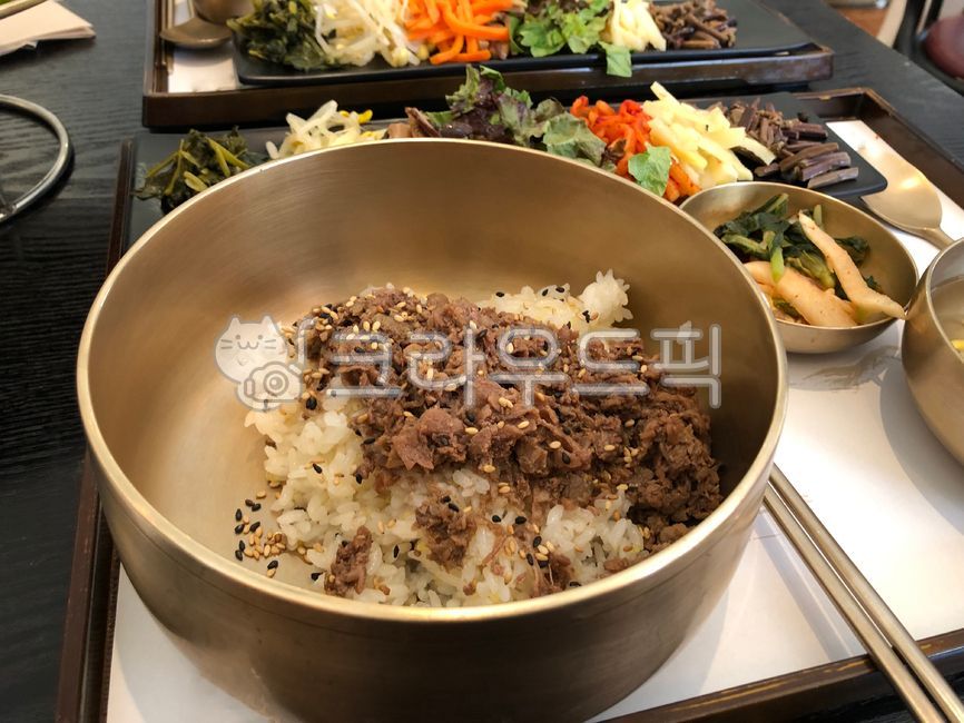비빔밥,놋그릇,한국음식,한식,전통음식,밥,소고기비빔밥,건강한,고추장,전통,음식,koreanfood,식재료,koreanmeal,koreancook,koreandishes,한국요리,foodreserves,dishes,산채비빔밥,meal,요리,food,cook